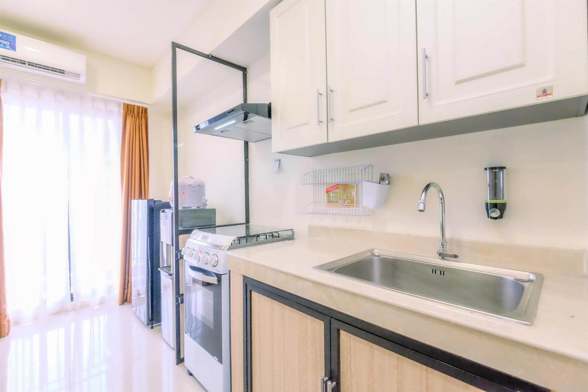 Modern And Simply 2Br At Meikarta Apartment By Travelio Cikarang Exteriör bild