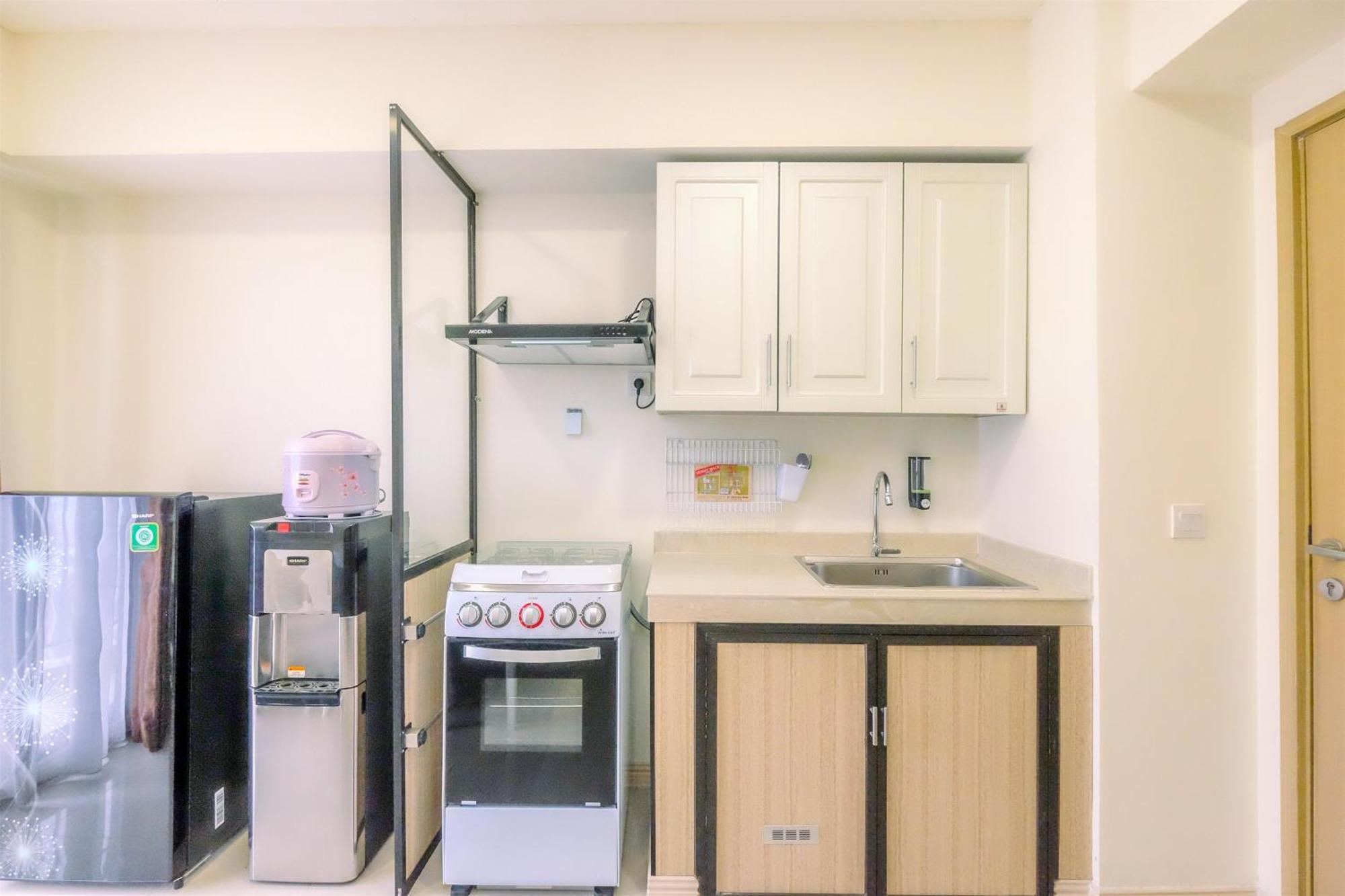 Modern And Simply 2Br At Meikarta Apartment By Travelio Cikarang Exteriör bild